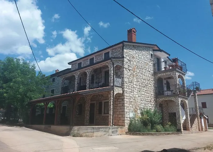 krevet i doručak Ranch Radin 3*